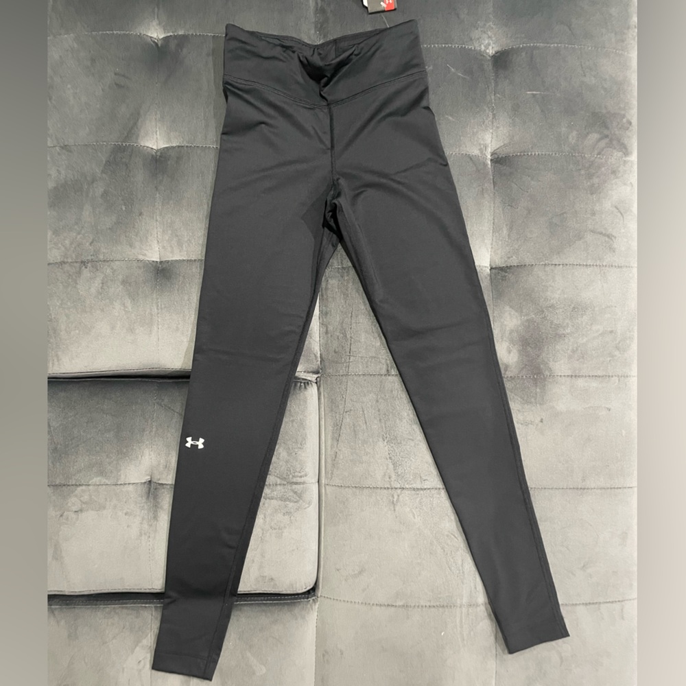 Under Aromour Cold Gear Compression Capri Leggings- Size Small